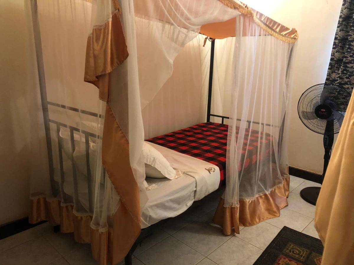 Impala Safari Lodge Voi Eksteriør bilde