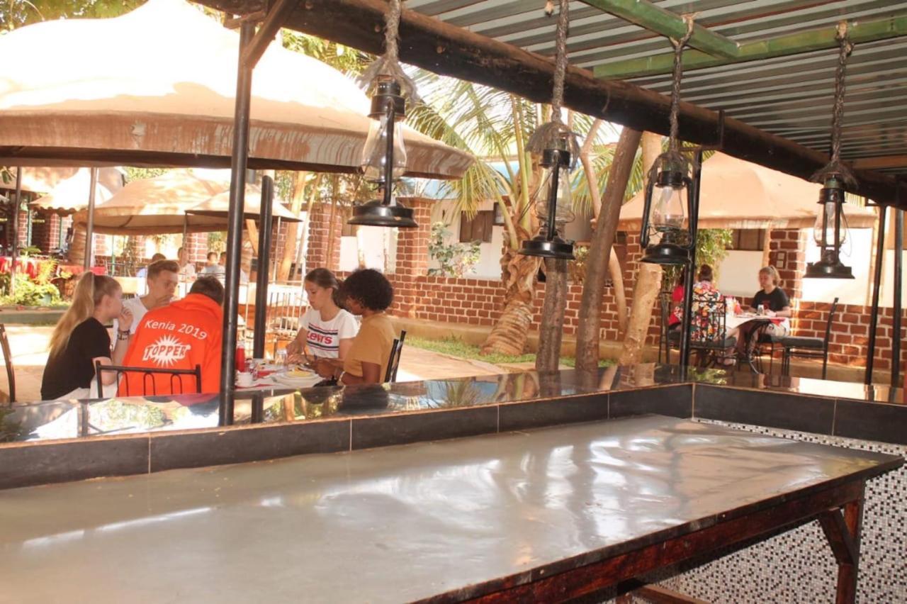 Impala Safari Lodge Voi Eksteriør bilde